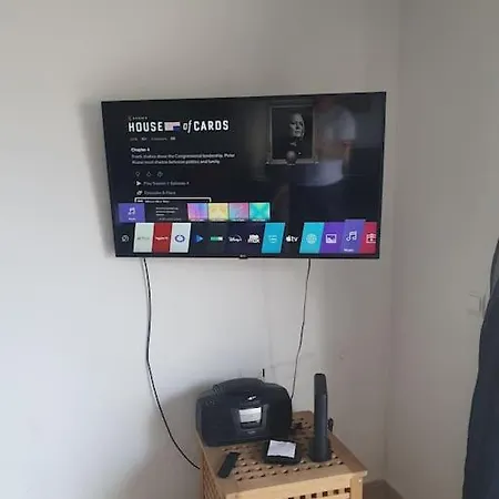 Seaside Apartment, Pool, Garage Apartamento *