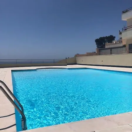 Seaside Apartment, Pool, Garage Apartamento *