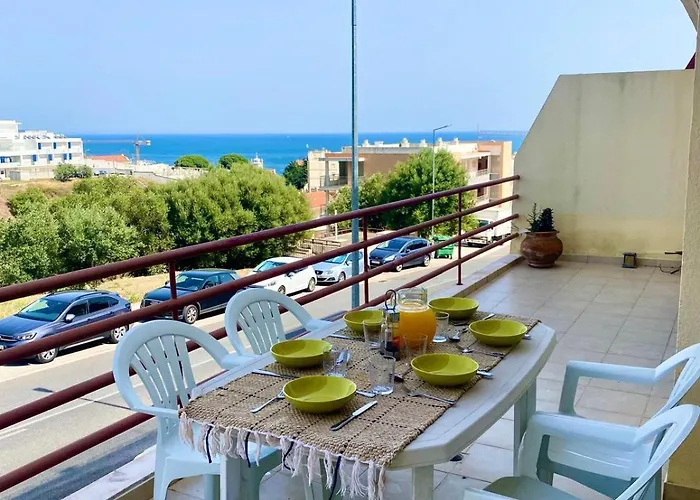 Seaside Apartment, Pool, Garage アパート セシンブラ