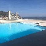 Seaside Apartment, Pool, Garage * Сесимбра