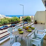 Seaside Apartment, Pool, Garage