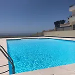 Seaside Apartment, Pool, Garage Апартаменты *