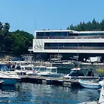 Апартаменты Seaside Apartment, Pool, Garage Сесимбра