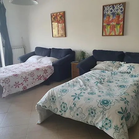 Seaside Apartment, Pool, Garage Apartment