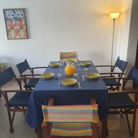 Seaside Apartment, Pool, Garage