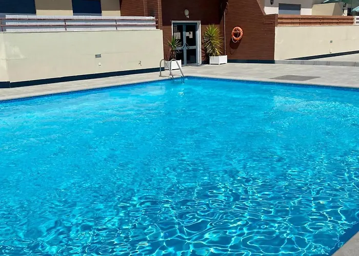 Seaside Apartment, Pool, Garage Σεσίμπρα