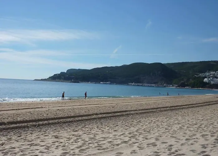 Seaside Apartment, Pool, Garage *