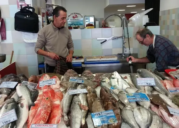 Seaside Apartment, Pool, Garage