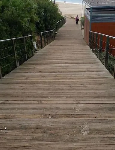 Διαμέρισμα Seaside Apartment, Pool, Garage