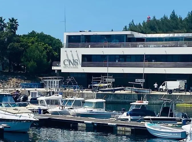 Διαμέρισμα Seaside Apartment, Pool, Garage Σεσίμπρα